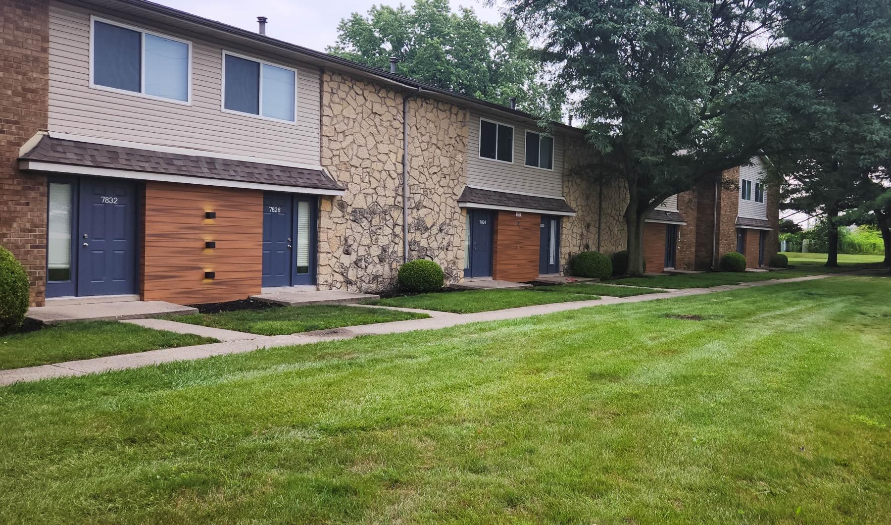 West Park Townhomes with well manicured landscaping